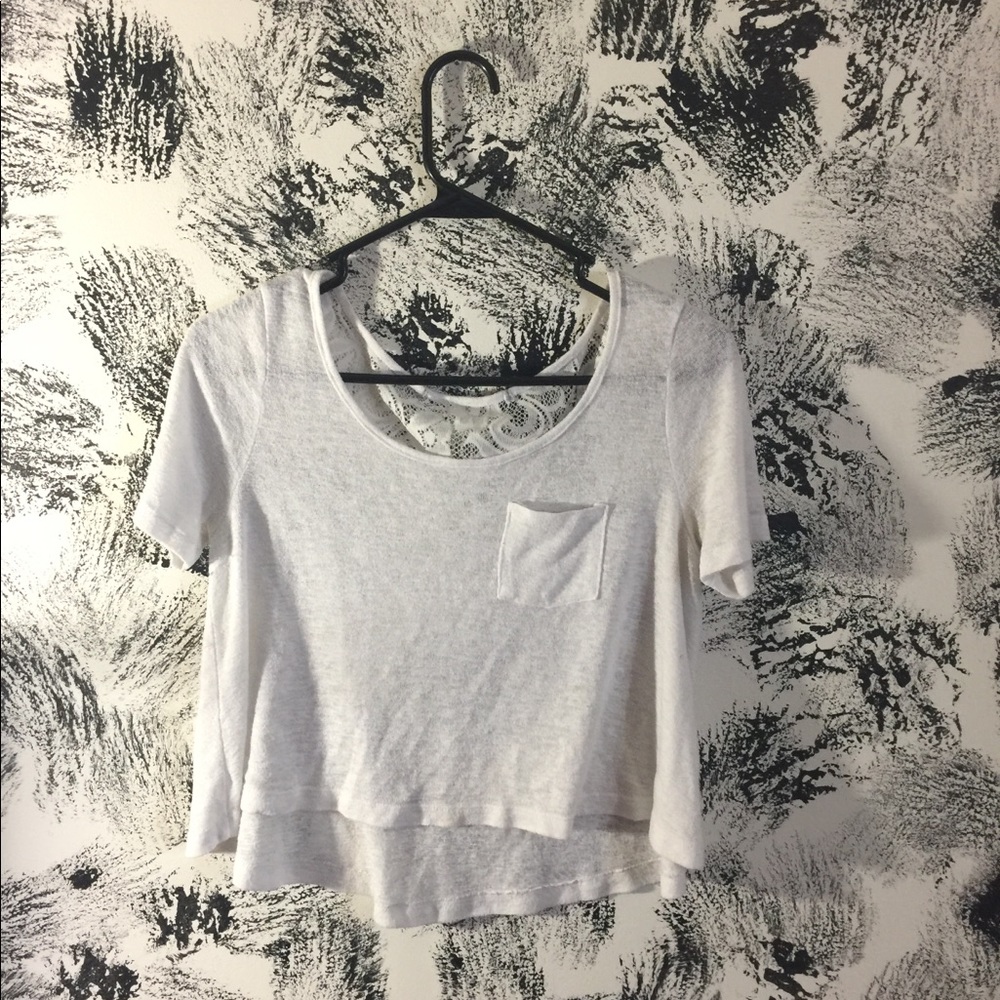 whote cropped shirt